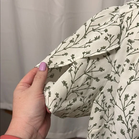 Women’s short sleeved blouse - Picture 3 of 3